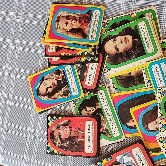 70 Charlie's Angels 1977 Stickers - Picture 2 of 15